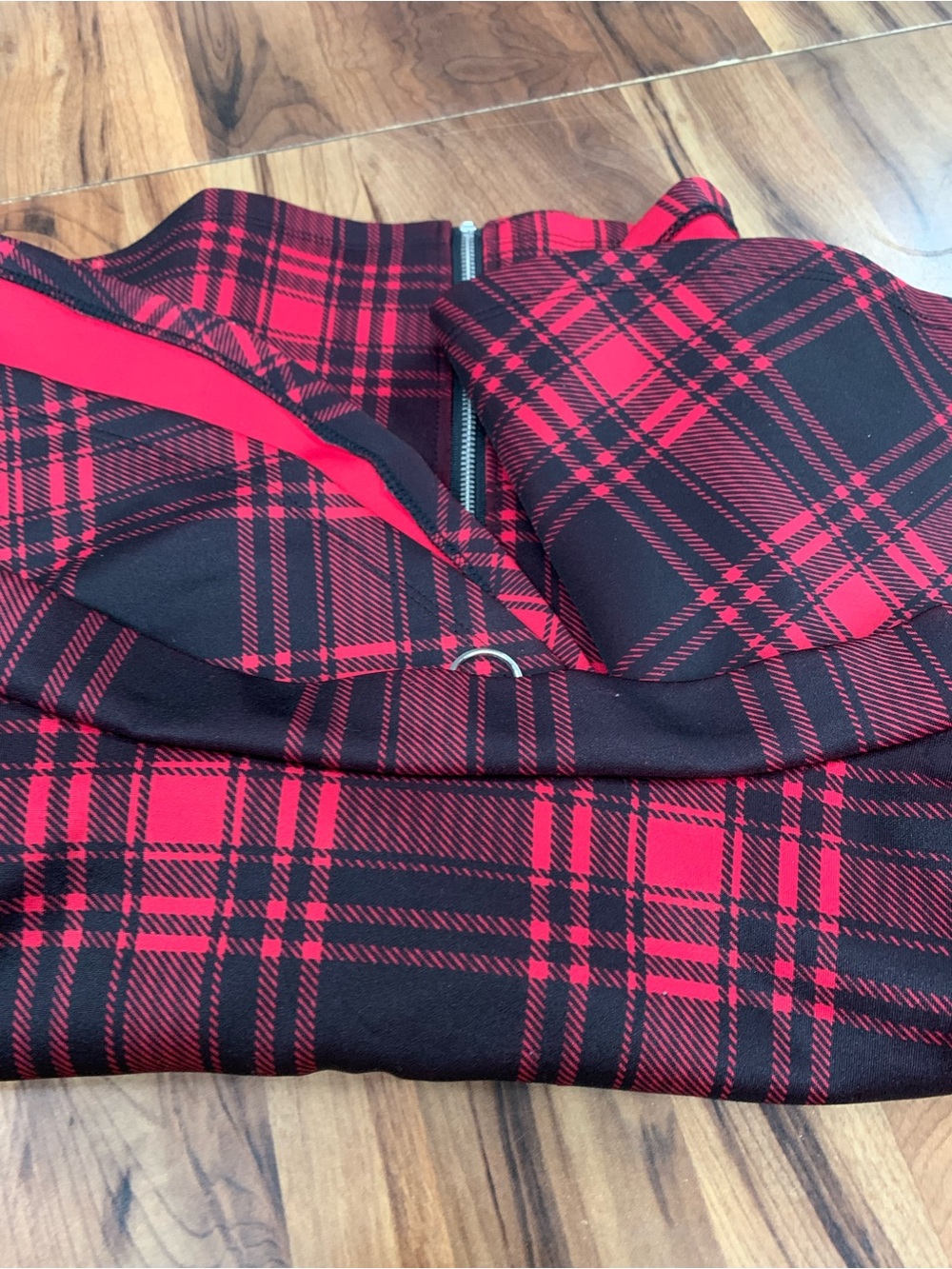 Hot Topic Skater Skirt Womens Medium Black Red Plaid Punk Goth Preppy Front Zip - Picture 7 of 13